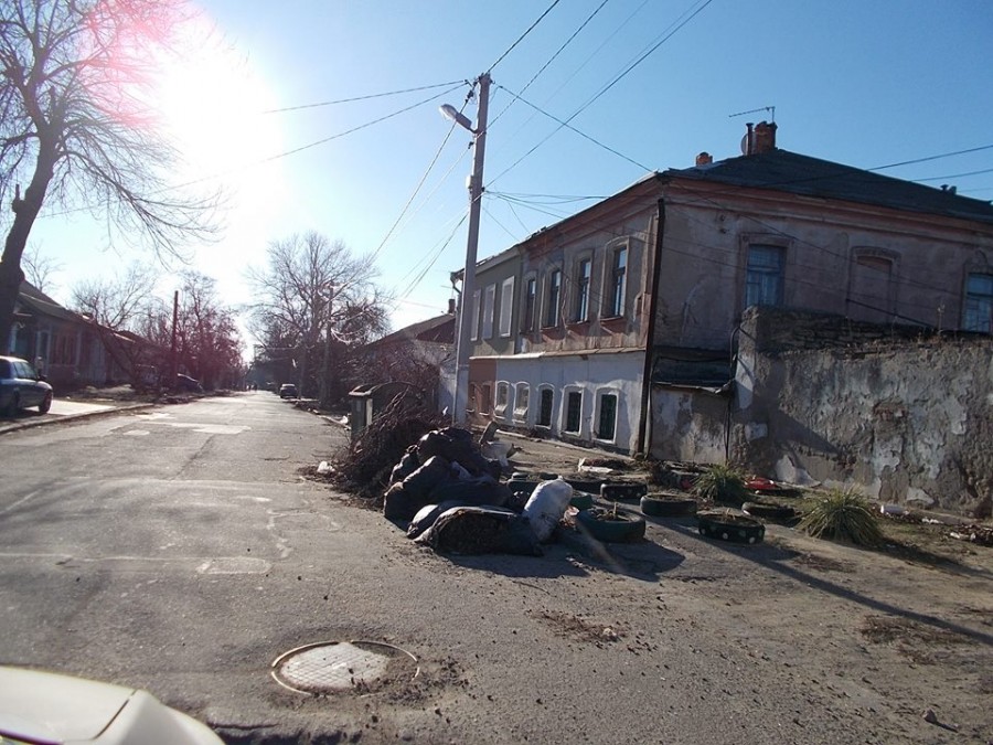 У Херсоні «авторів» стихійних сміттєзвалищ перевиховуватимуть радикально