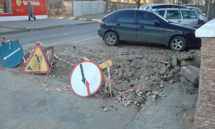 Почему в Херсоне учитель ловит преступников, а милиционер ремонтирует дороги? Почему в Херсоне учитель ловит преступников, а милиционер ремонтирует дороги?