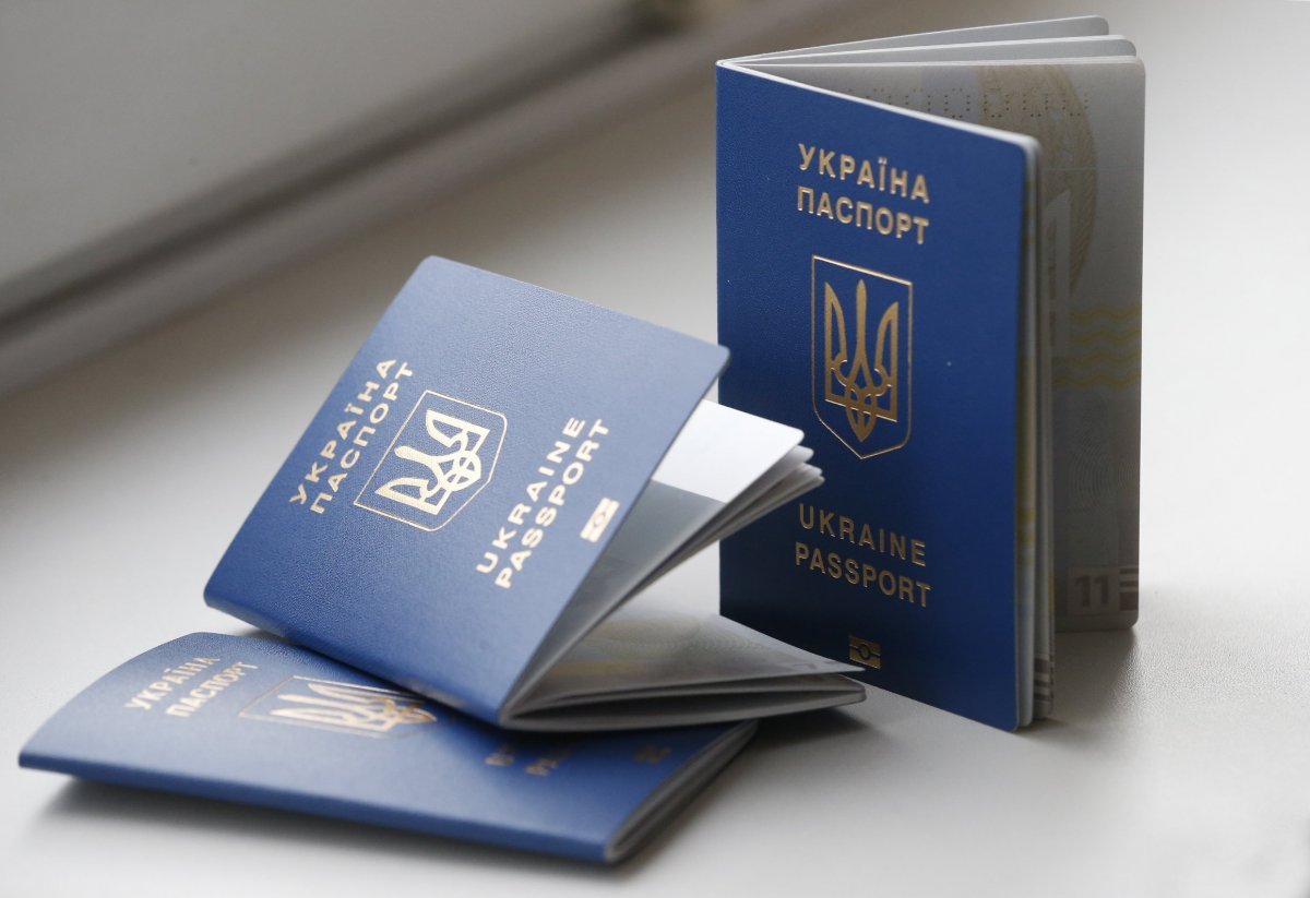 Херсонцям будуть видавати тільки біометричні паспорти