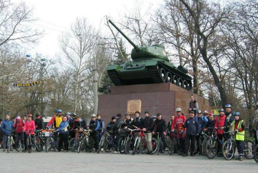 В 10:00 херсонские велоактивисты двинутся в путь В 10:00 херсонские велоактивисты двинутся в путь