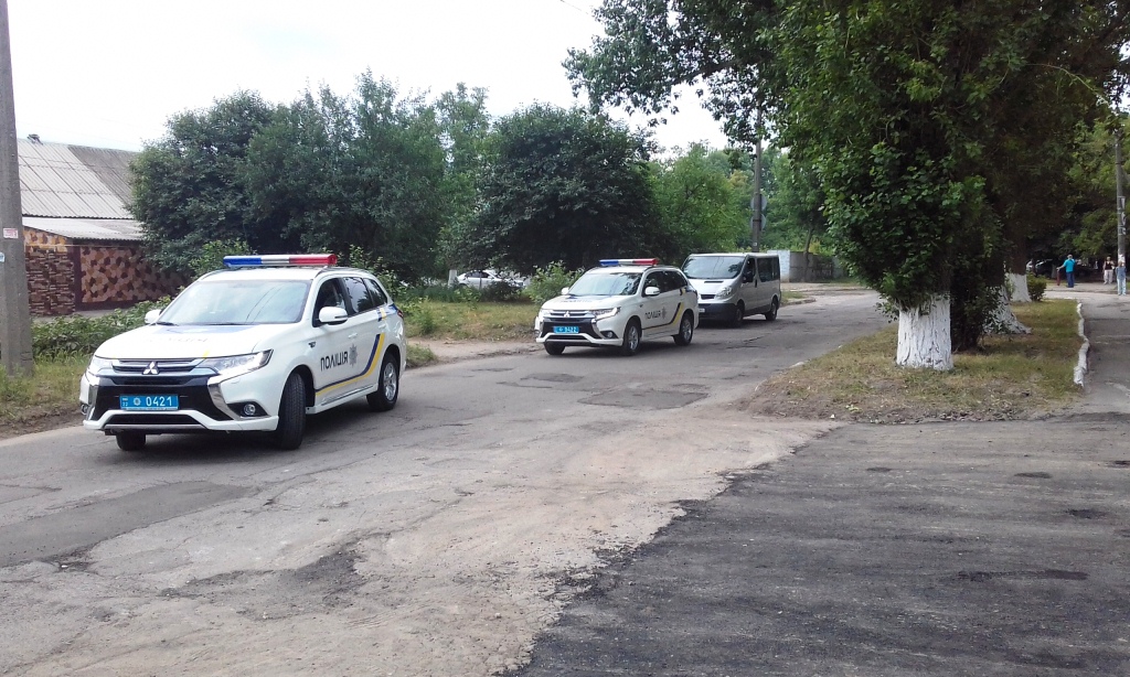 Херсонським поліцейським довелося розбиратися з нетверезими водіями, угонщиками та  наркоділками