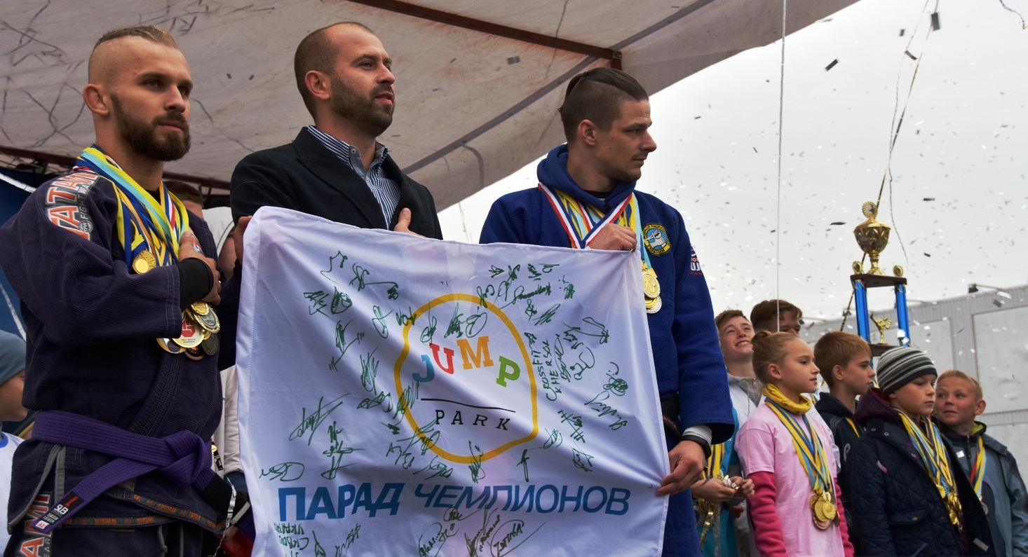 Чемпионы Херсона, от мала до велика, вспоминают парад (фото)