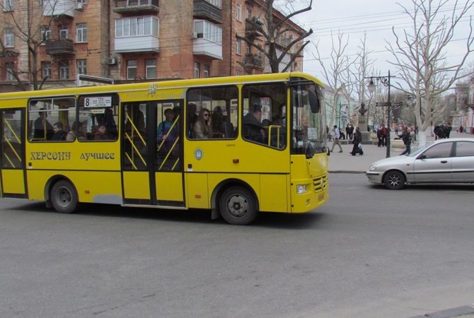 В Херсоне продолжаются проверки маршрутных такси В Херсоне продолжаются проверки маршрутных такси