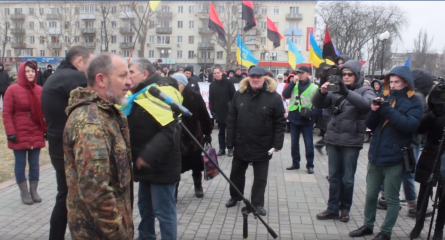 На площади Свободы в Херсоне не разошлись два митинга На площади Свободы в Херсоне не разошлись два митинга