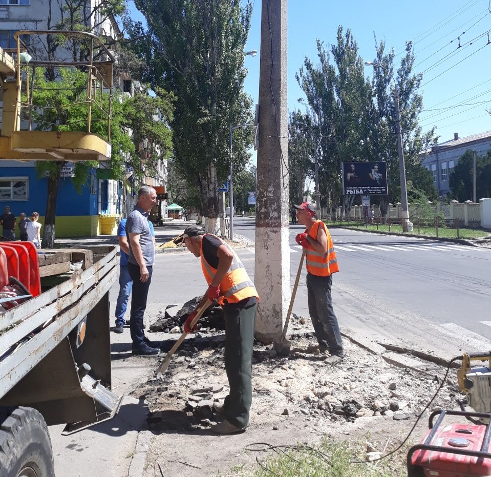 Экс-мэр выполнил обещание: светофору на ул. Перекопская - быть!