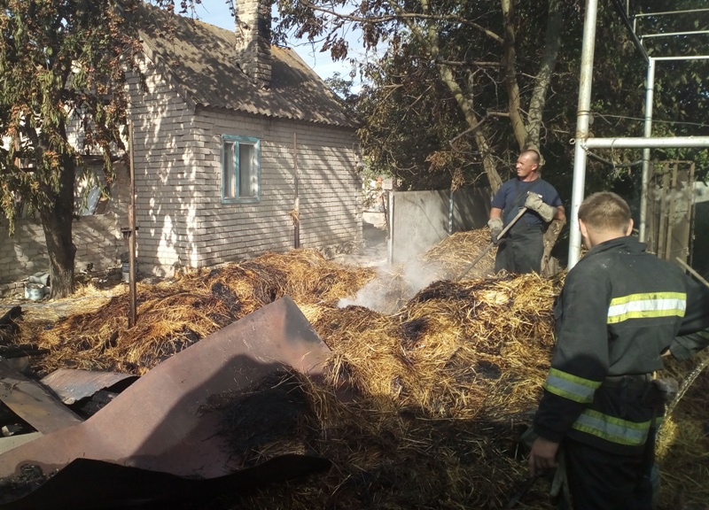 Пожежа у Верхньому Рогачику в господарчих спорудах - врятовано житлові будинки