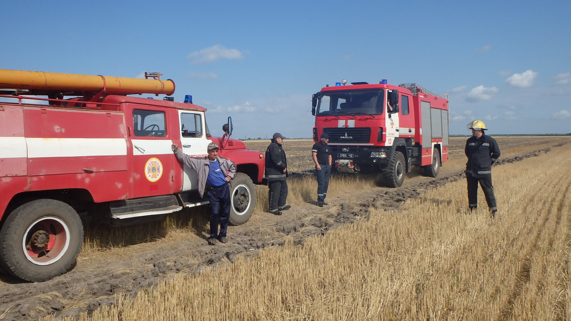 Що сталося з післяжнивними залишками у Каховському районі?