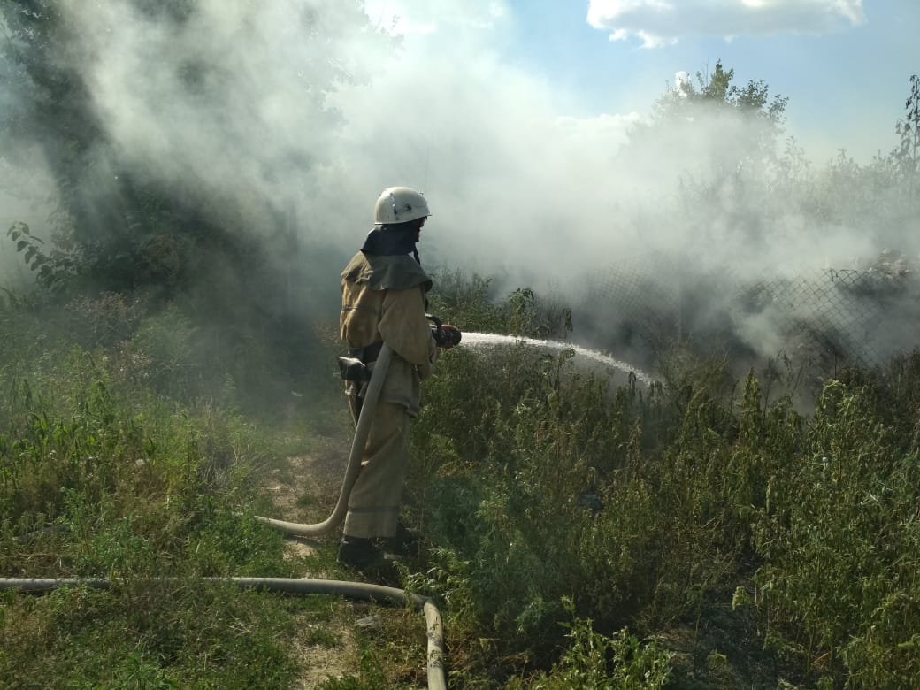 На Херсонщині рятувальники 7 разів за добу виїжджали на гасіння сухої рослинності На Херсонщині рятувальники 7 разів за добу виїжджали на гасіння сухої рослинності