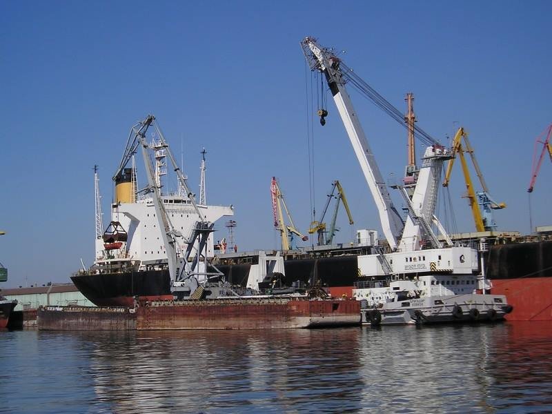 Співпраця Херсонської обласної служби зайнятості з філіями ДП «Адміністрація морських портів України» триває Співпраця Херсонської обласної служби зайнятості з філіями ДП «Адміністрація морських портів України» триває