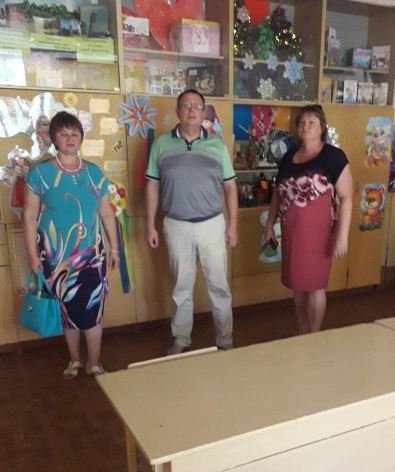 Новий навчальний рік: у Новотроїцькому районі перевіряють готовність закладів освіти Новий навчальний рік: у Новотроїцькому районі перевіряють готовність закладів освіти