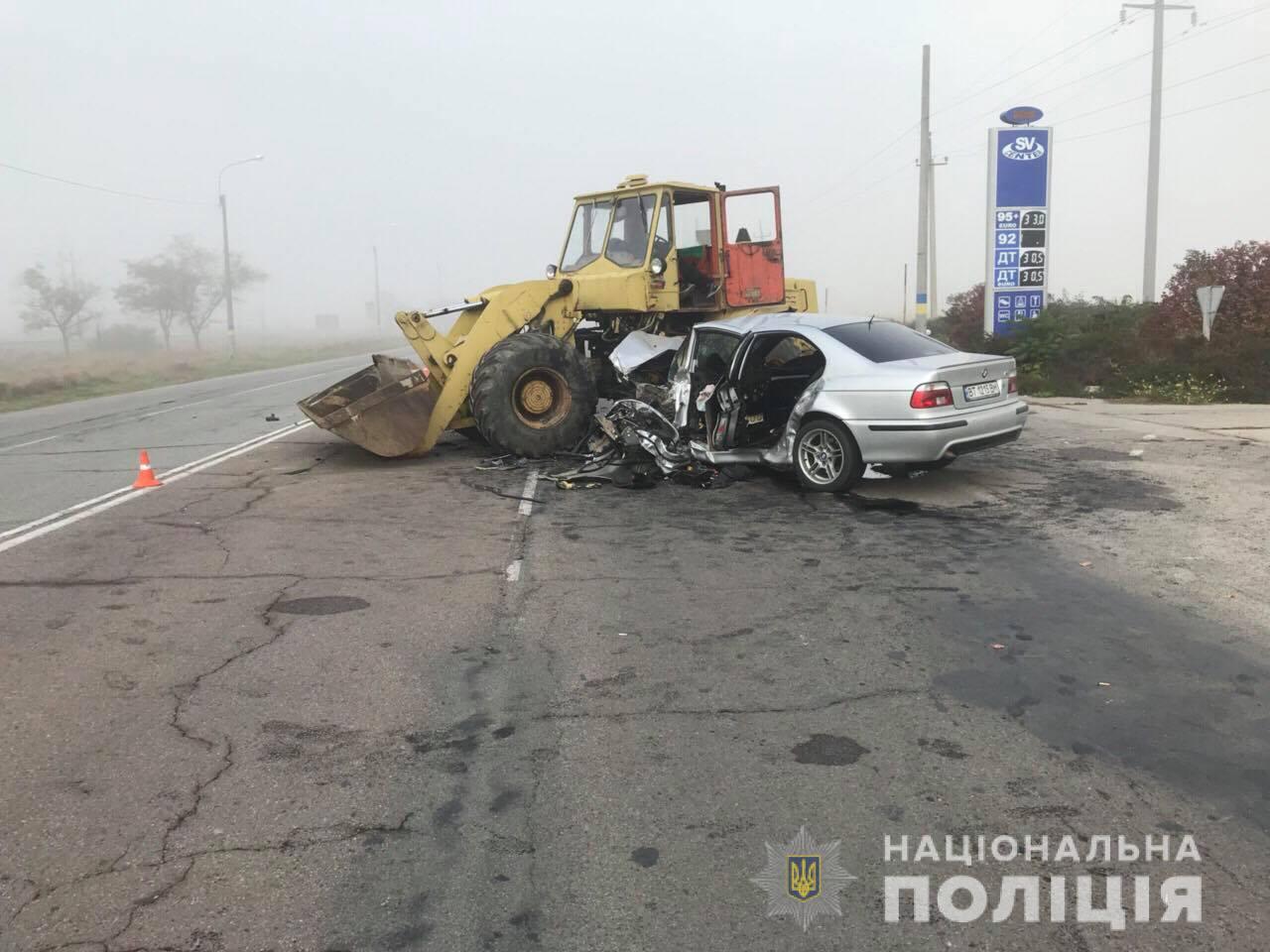 Троє людей у лікарні - поблизу Генічеська трактор зіткнувся з Троє людей у лікарні - поблизу Генічеська трактор зіткнувся з