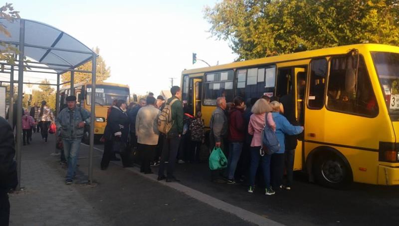 Владельцы автобусов пришли к выводу, что им выгоднее было возить херсонцев по 4 грн - общественница