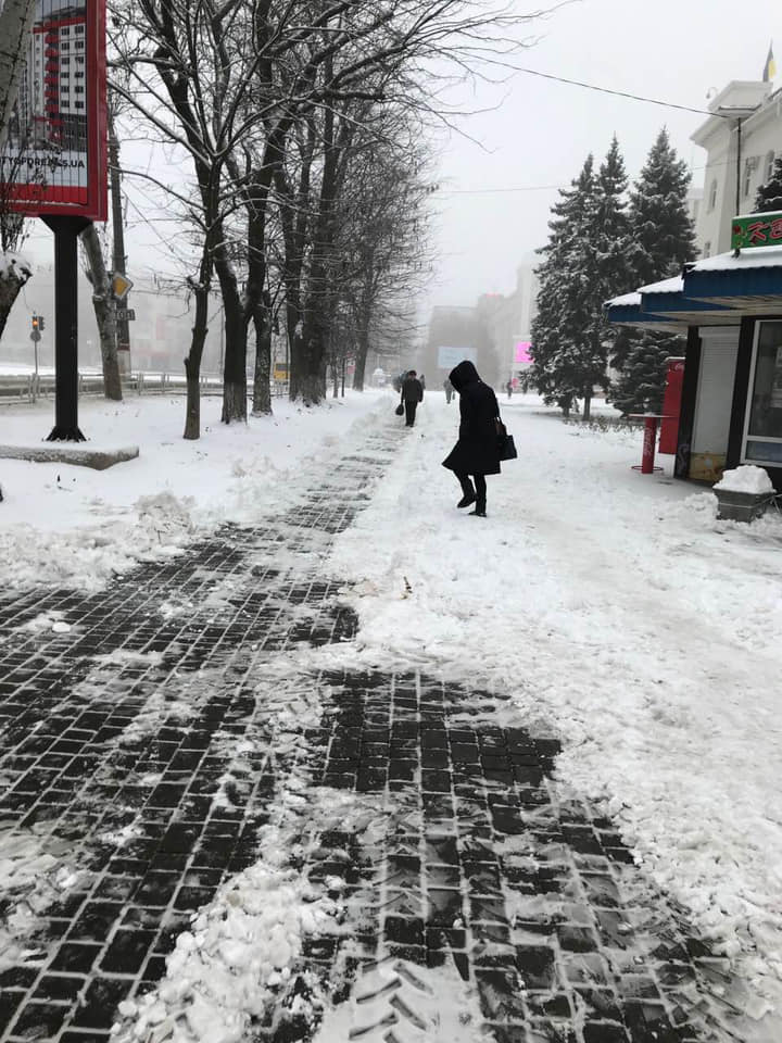 Чи вистачить на всіх херсонців солі та піску Чи вистачить на всіх херсонців солі та піску