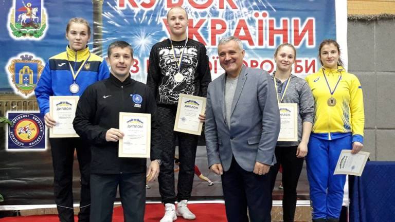 Херсонські жінки продемонстрували, що вони зовсім не слабка стать (ФОТО) Херсонські жінки продемонстрували, що вони зовсім не слабка стать (ФОТО)