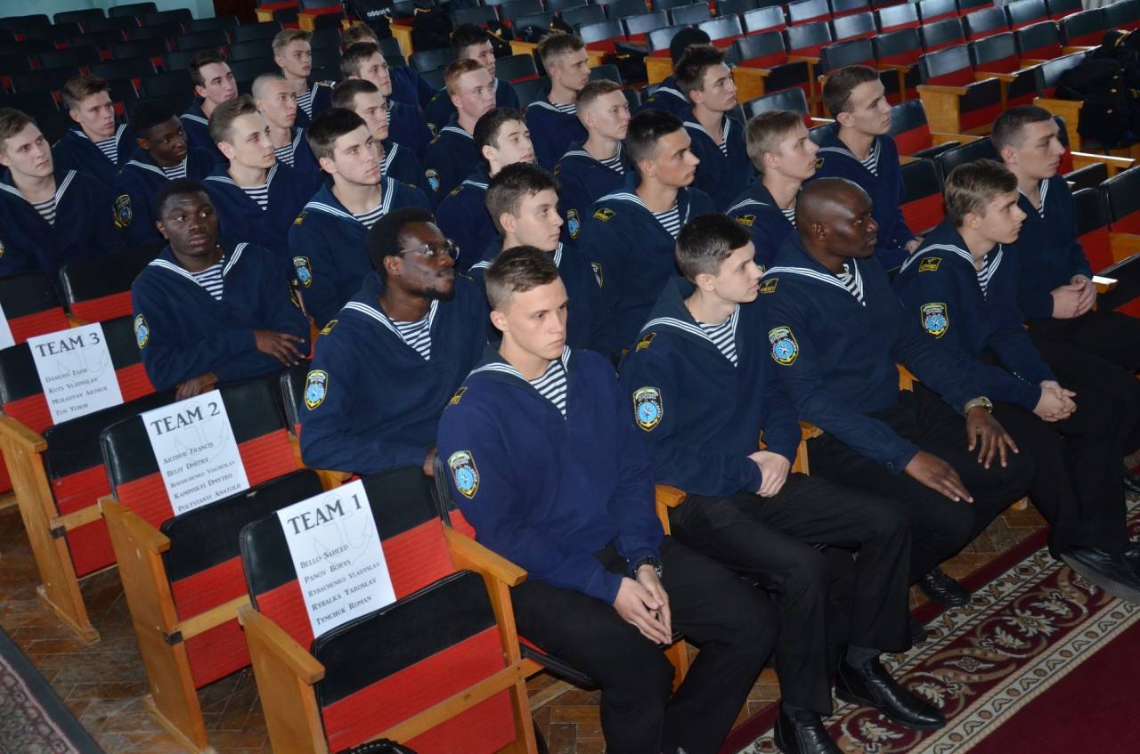 Курсанти ХДМА за допомогою квесту відшліфовують свої знання англійської (ФОТО)
