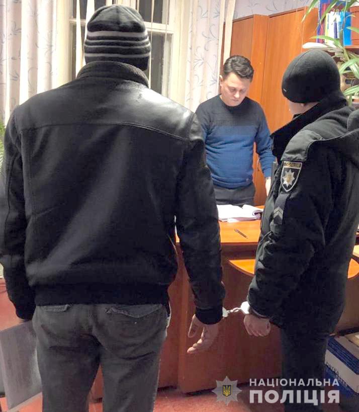 Убив ножем, розчленував тіло та виніс на смітник - на Херсонщині поліція затримала підозрюваного у скоєнні тяжкого злочину