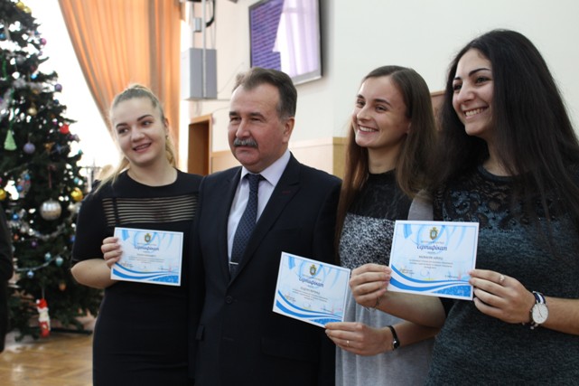 Обдарована молодь Херсона отримала від міського голови 