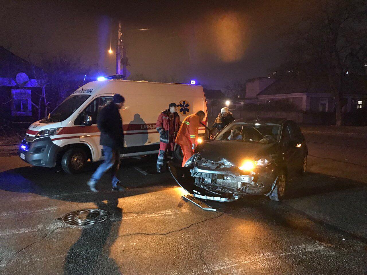 ДТП в Херсоне: столкнулись два авто, в одном из которых был ребенок (ФОТО)
