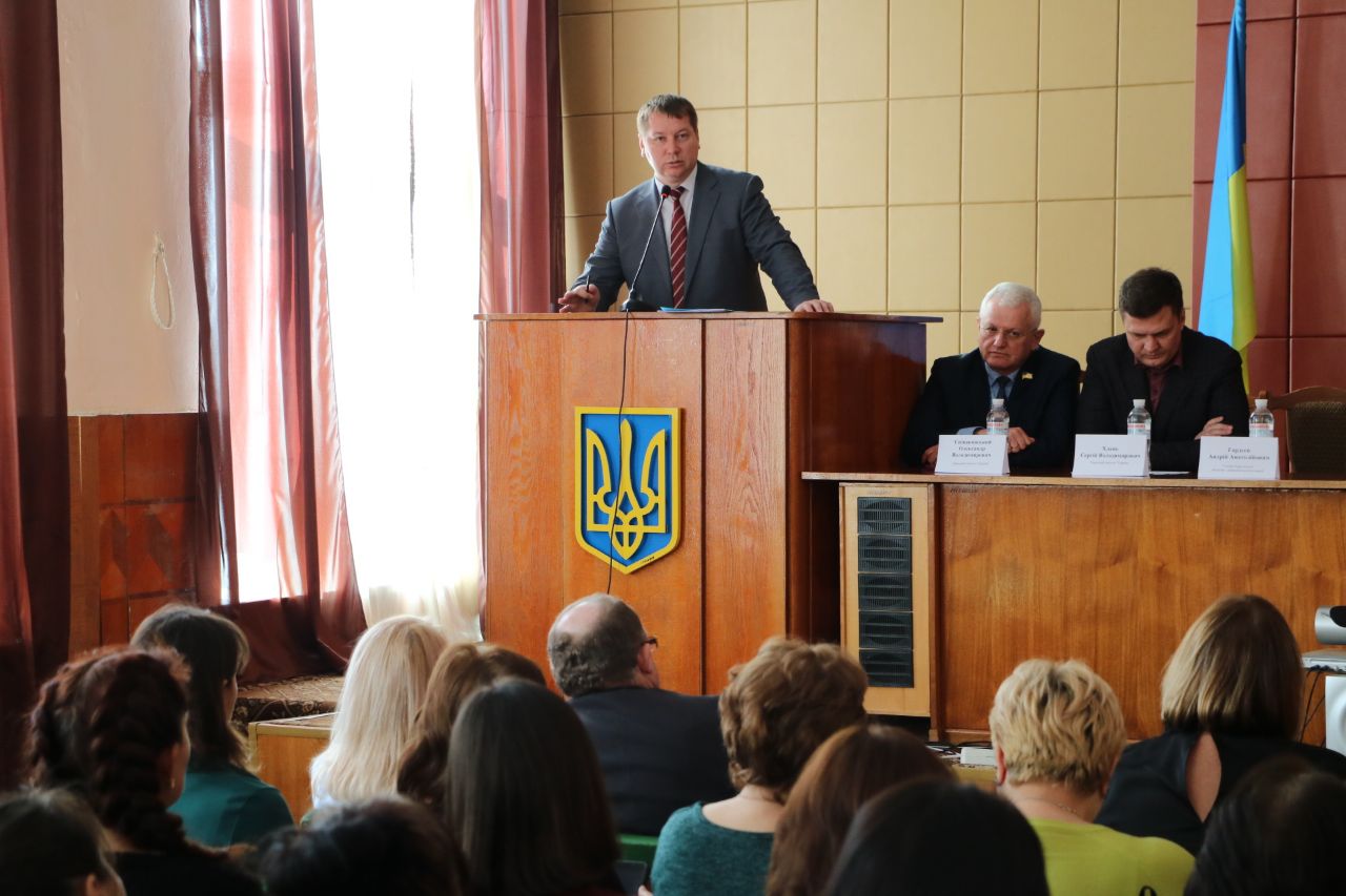 Андрій Гордєєв запропонував жителям Новотроїцька долучитися до обговорення перспективного плану області