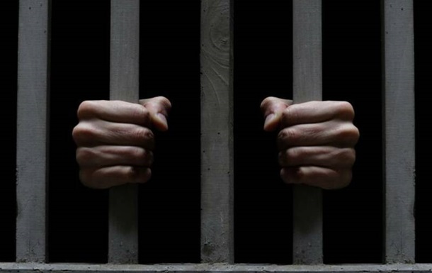 На Херсонщині викрадача огорож з могил засуджено на 4 роки ув’язнення
