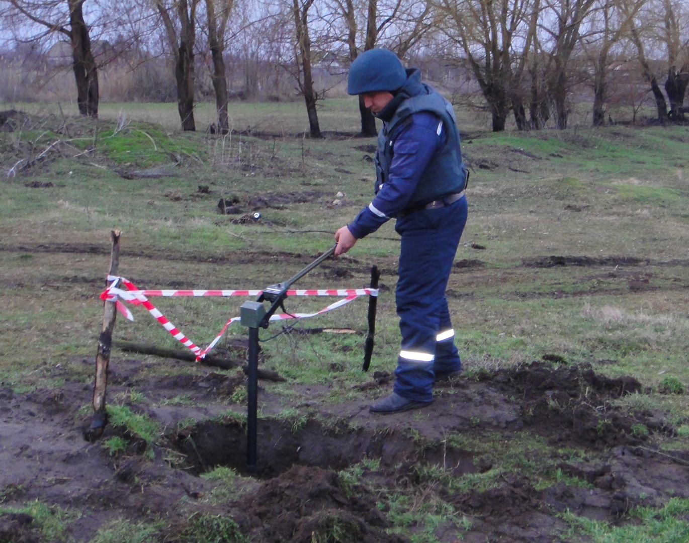 Знову небезпечні знахідки - херсонські піротехніки знищили міну та гранату