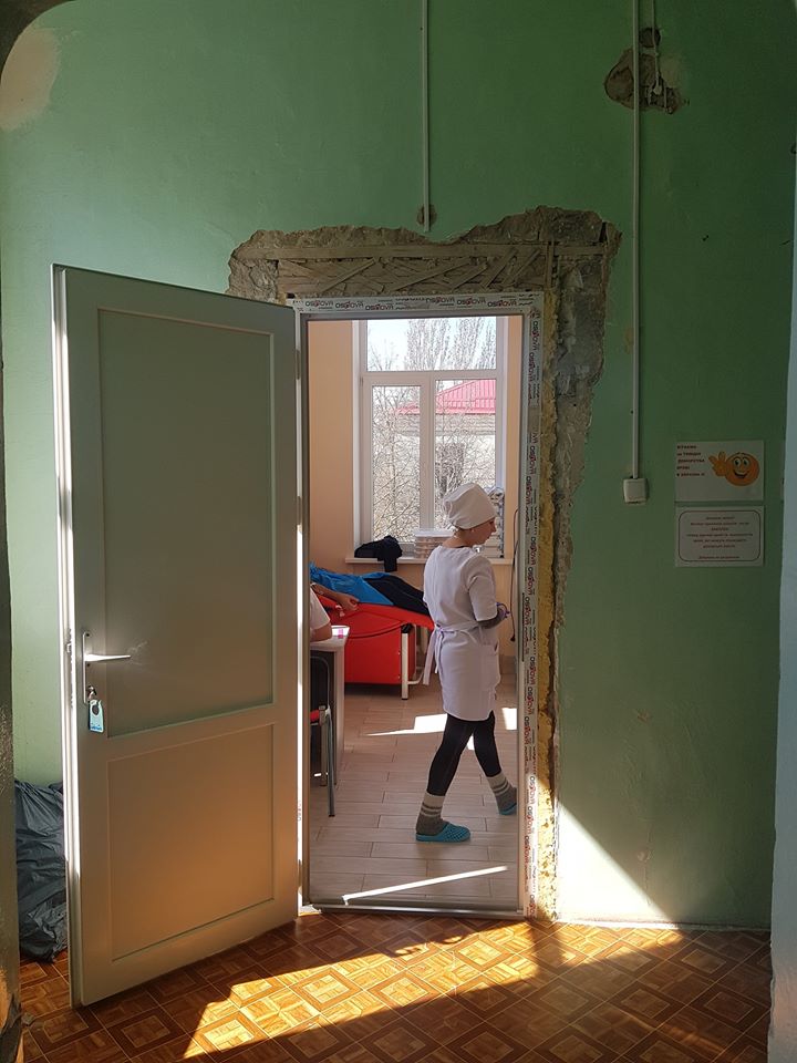 В каких только условиях приходится херсонцам сдавать кровь (ФОТО)