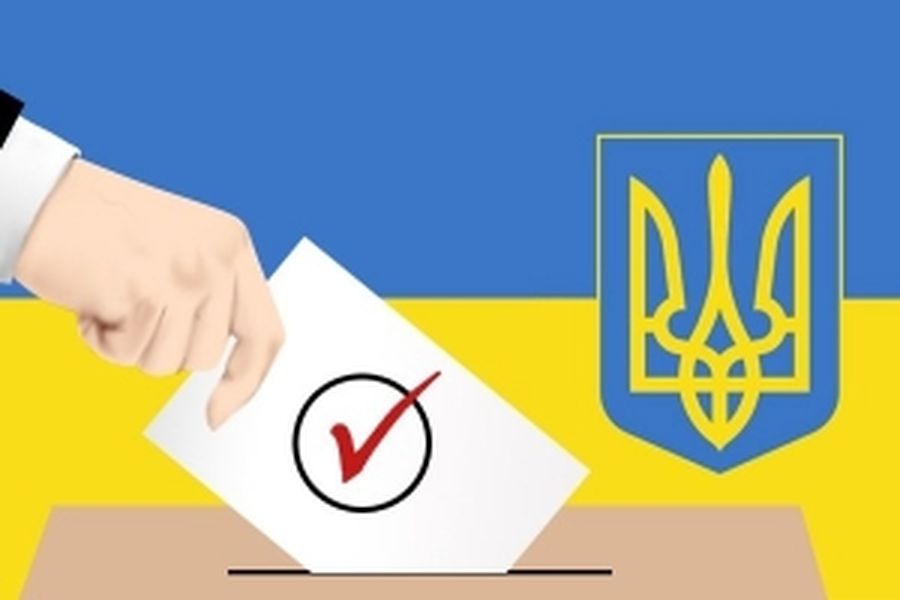 На одній із спеціальних виборчих дільниць Херсона ранок почався з 