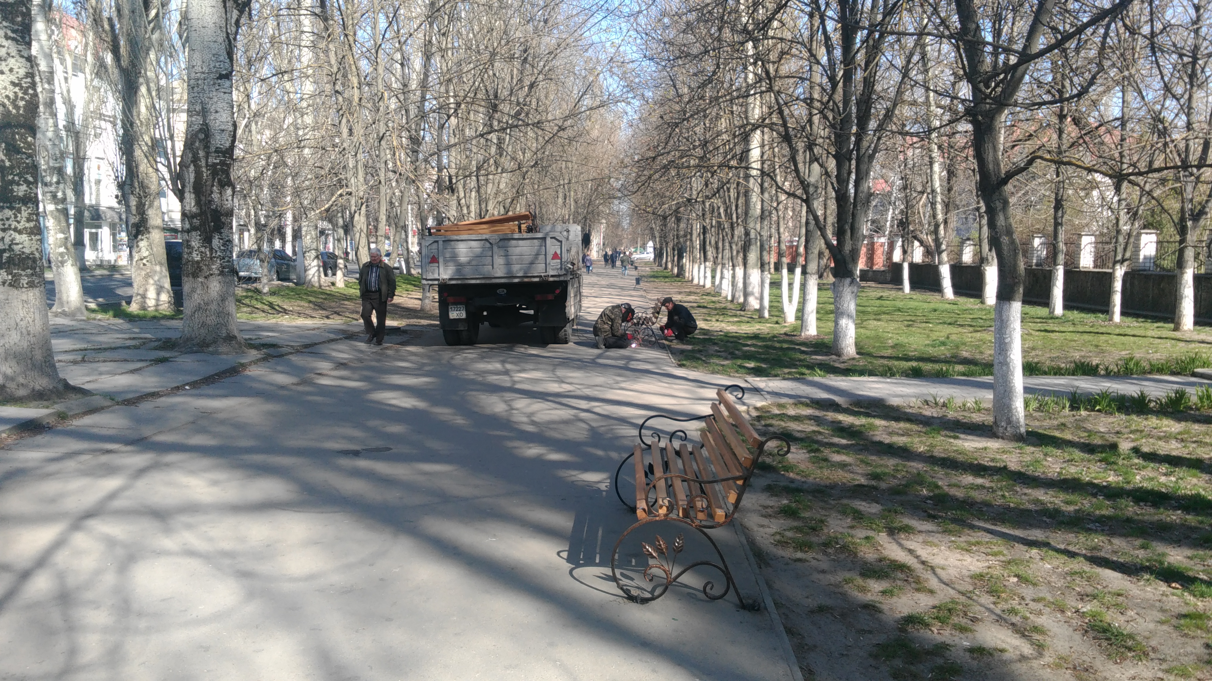 На главном проспекте Херсона  - 
