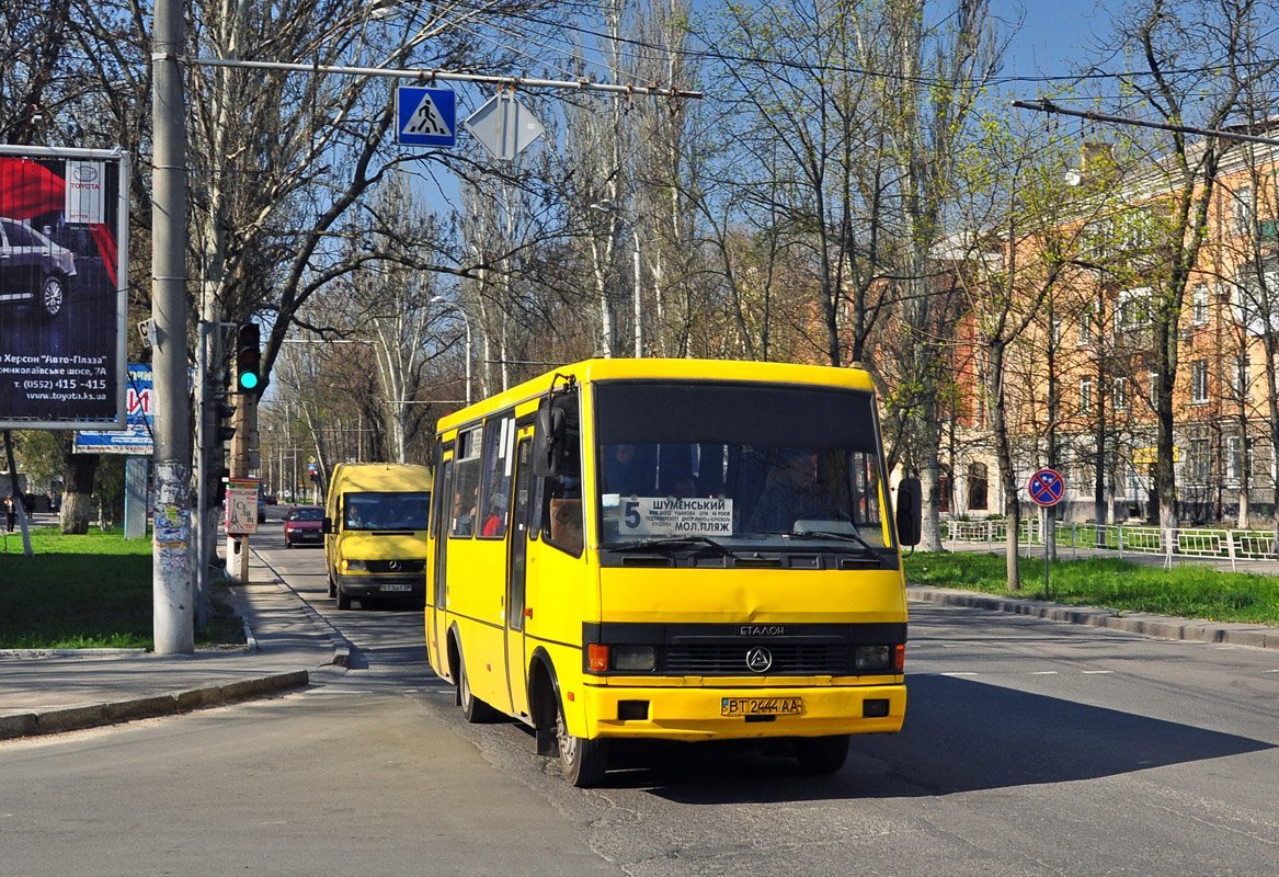 Інформація про рух громадського транcпорту у Херсоні в поминальні дні