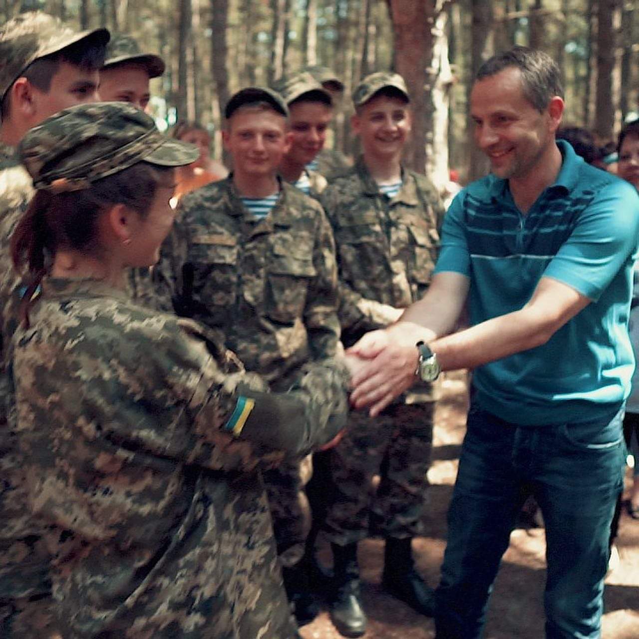 В лісовому парку Великої Олександрівки провели толоку за участі благодійного фонду Ігоря Колихаєва
