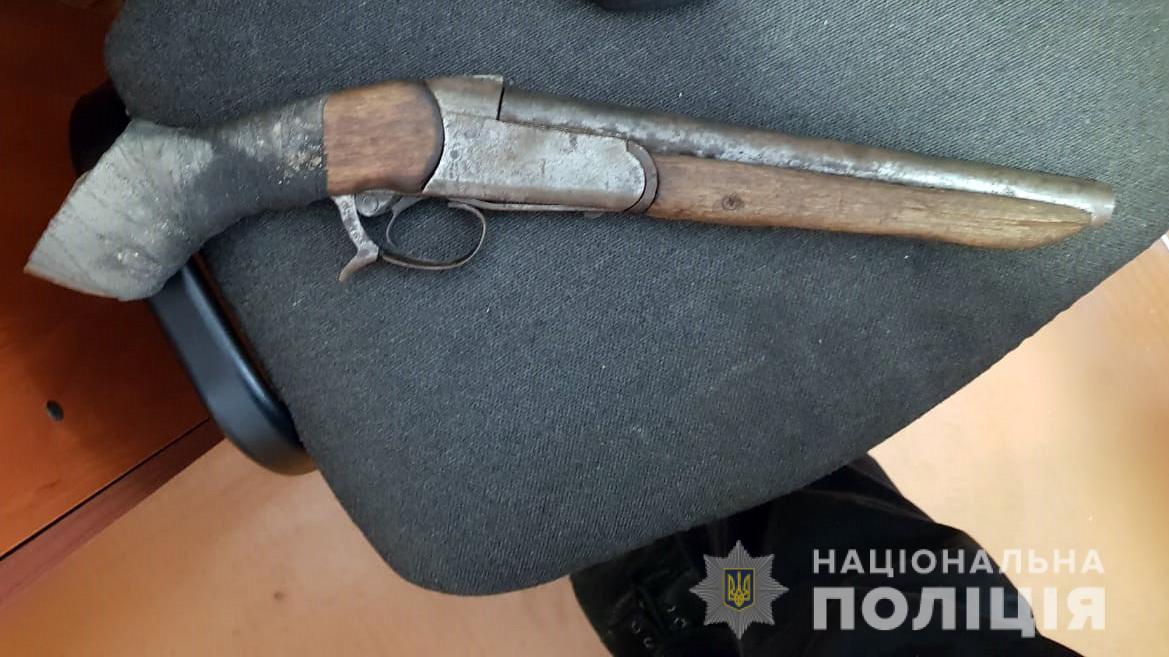 За останню добу на Херсонщині поліцейські вилучили гранати, патрони та обріз мисливської рушниці