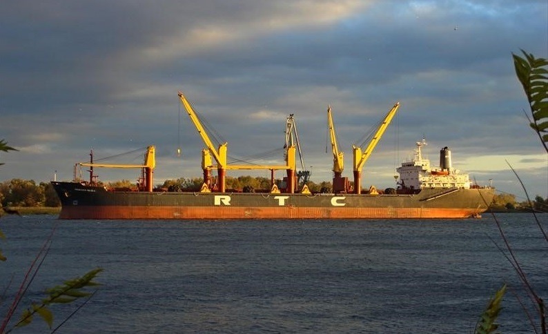 В акваторії херсонського морського порту унікальне судно