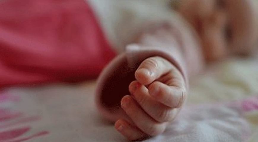 У Херсоні горе-батько викинув 6-місячного сина на холод, щоб не заважав пиячити У Херсоні горе-батько викинув 6-місячного сина на холод, щоб не заважав пиячити