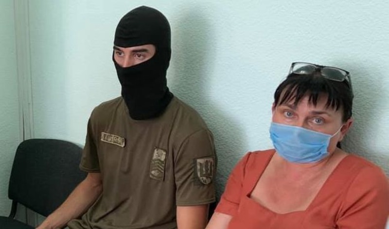 В Херсоне суд избирает меру пресечения женщине, которая подозревается в госизмене