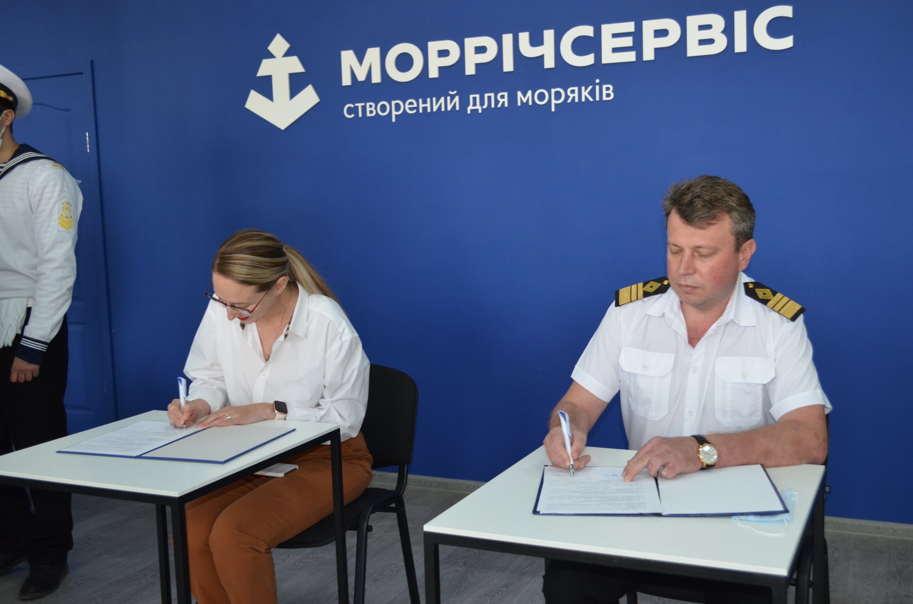 Річниця Моррічсервіс: 14 курсантів Херсонської державної морської академії отримали посвідчення особи моряка - ВІДЕО Річниця Моррічсервіс: 14 курсантів Херсонської державної морської академії отримали посвідчення особи моряка - ВІДЕО