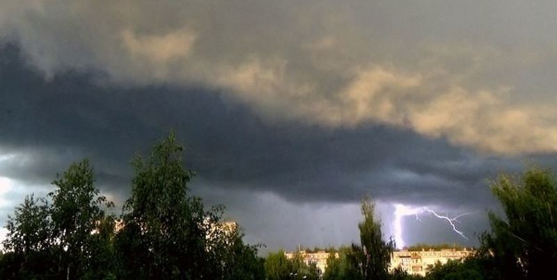 На Херсонщині оголошено штормове попередження через грозу та сильний вітер На Херсонщині оголошено штормове попередження через грозу та сильний вітер