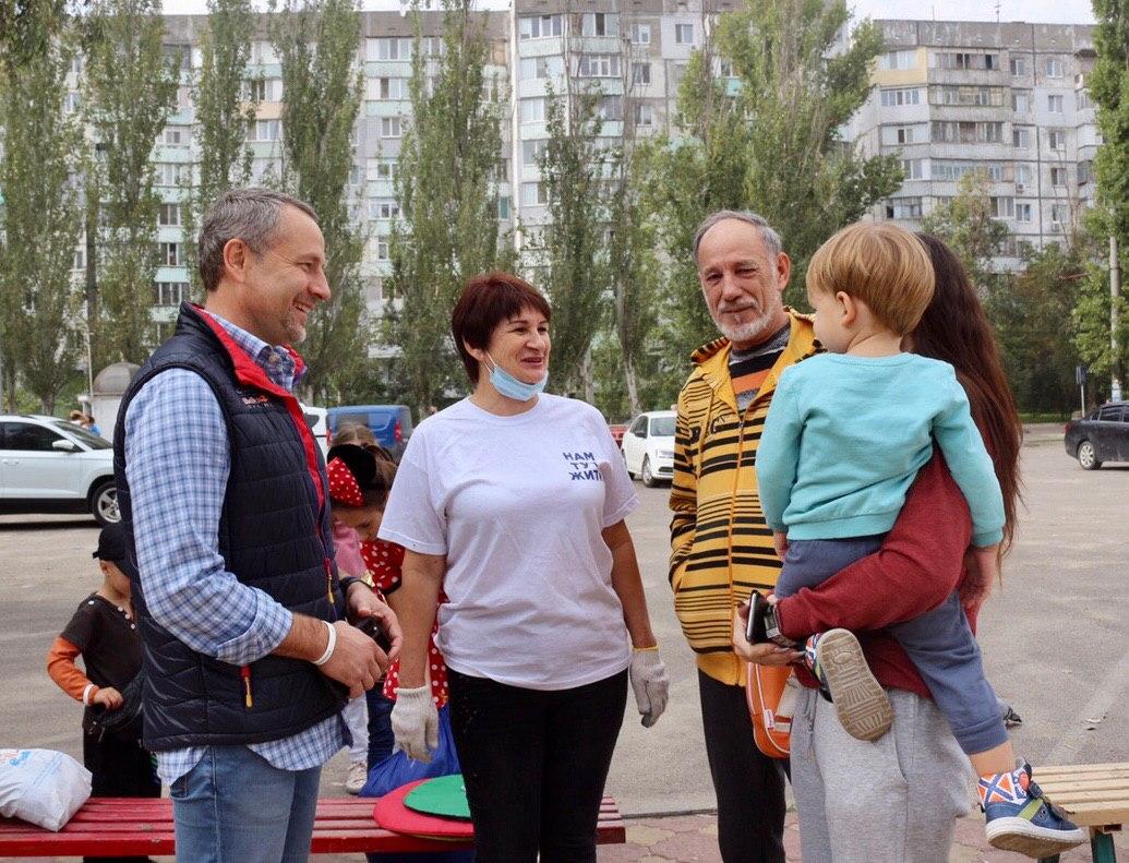 У Херсоні Ігор Колихаєв та команда «Нам тут жити!» розпочали «осіннє прибирання»