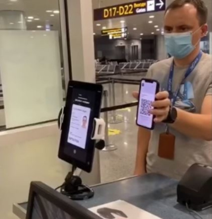 В аэропорту Херсона заработало мобильное приложение  «Дія»