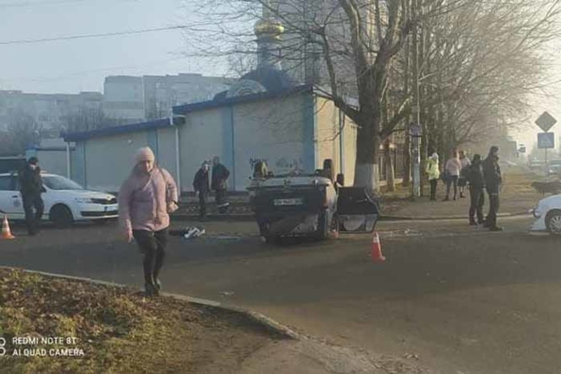 ДТП в Херсоне: автомобиль перевернулся на крышу, - ВИДЕО ДТП в Херсоне: автомобиль перевернулся на крышу, - ВИДЕО