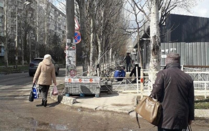 В спальном микрорайоне Херсона временные сооружения становятся капитальными