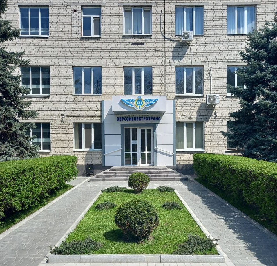 Работники «Херсонэлектротранс» провели на территории предприятия субботник