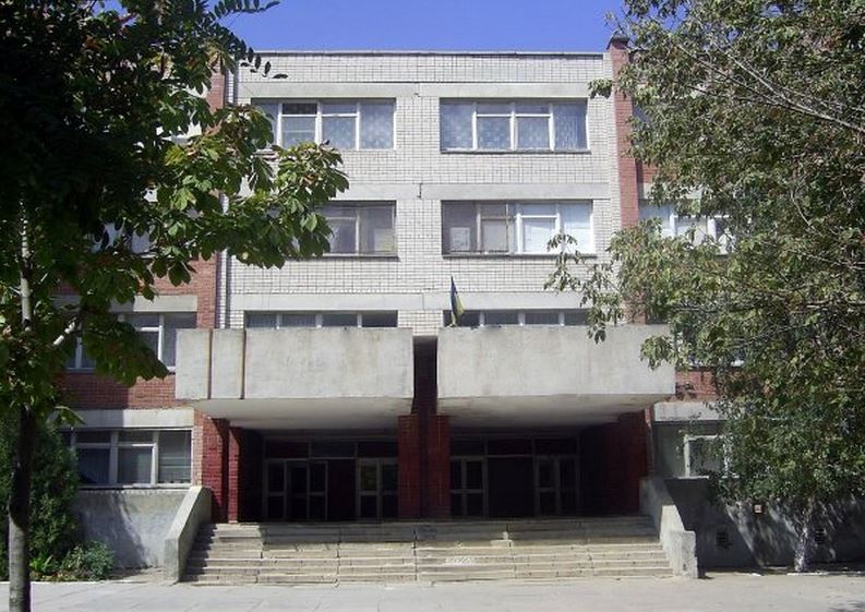 Біля небезпечних ділянок у школі № 56 Херсона встановлять тимчасову огорожу