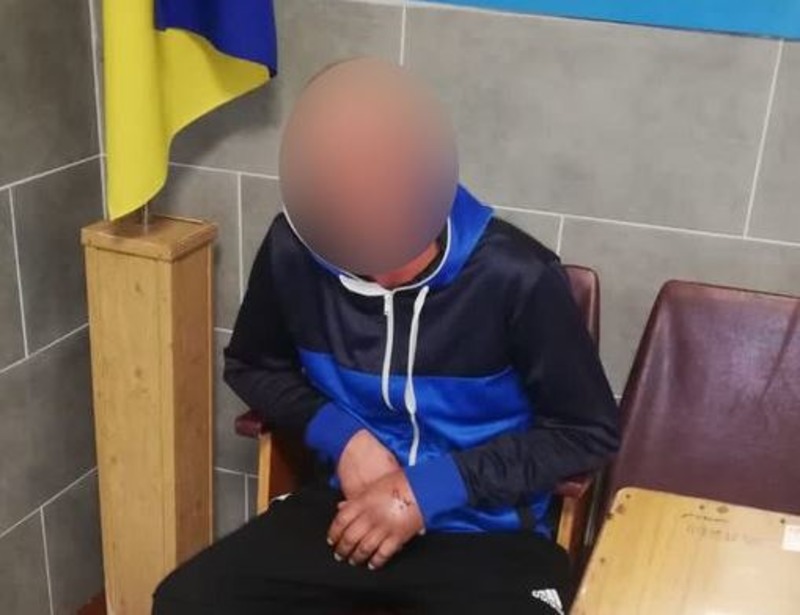 В Херсоні поліцейські склали протокол на чоловіка, який кривдив матір та сестру
