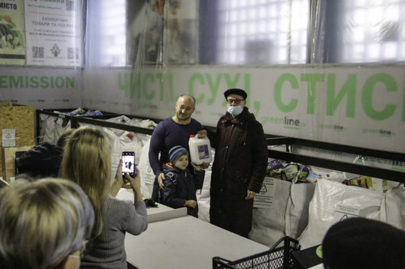 У Херсоні у сортувальному центрі GREEN LINE SV розіграли цінні призи