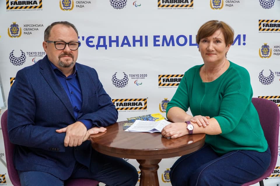 Голова Херсонської облради зустрівся з заслуженим тренером-викладачем з плавання Стеллою Бенедик