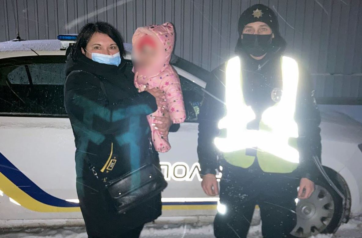 На Херсонщині поліцейські вилучили з родини 5-місячну дитину через загрозу її здоров’ю та життю