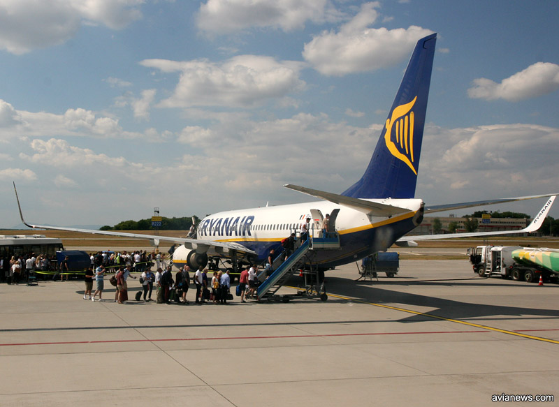 Авиакомпания Ryanair полностью остановила продажу билетов из Херсона Авиакомпания Ryanair полностью остановила продажу билетов из Херсона