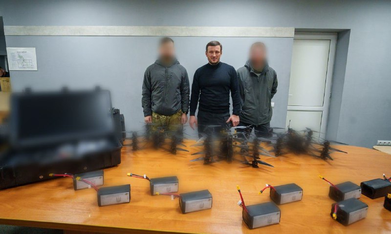 Бійцям Нацгвардії передали комплект  FPV – дронів