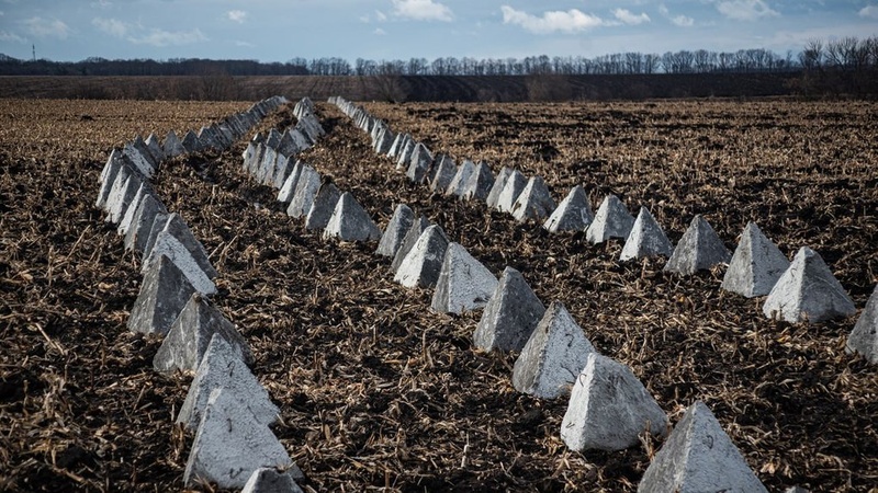Компанію, яка будує фортифікації на Херсонщині, звинувачують у завищенні цін
