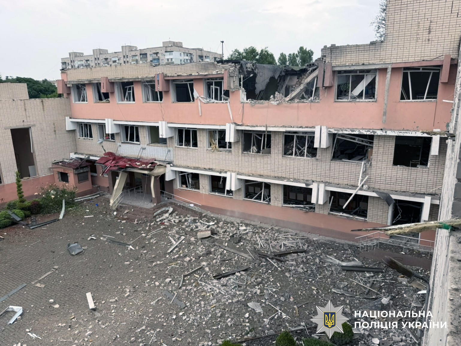 Російська авіація завдала ударів 10-ма КАБами по центру Херсона і мікрорайону Корабел